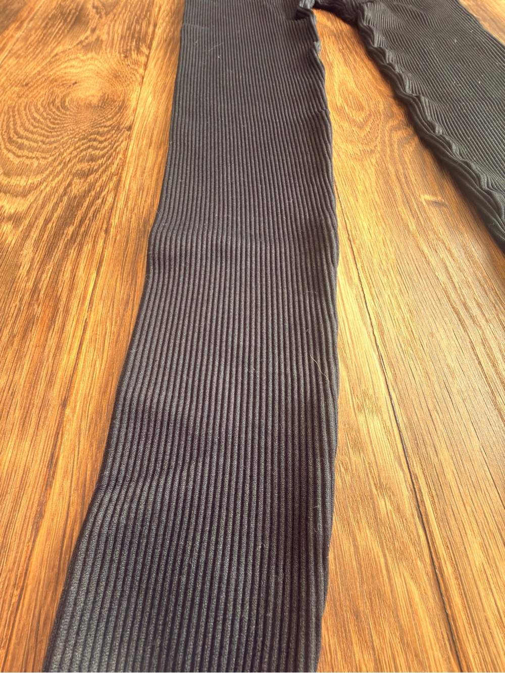NUX Black Ribbed Leggings with White Stripe Cuffs - Picture 2 of 8